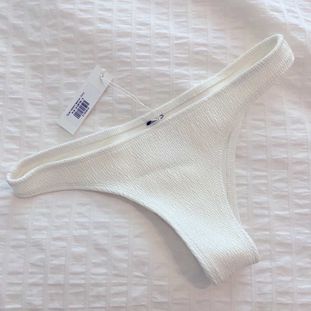 Wanderlust Dylan Bottom in ivory texture